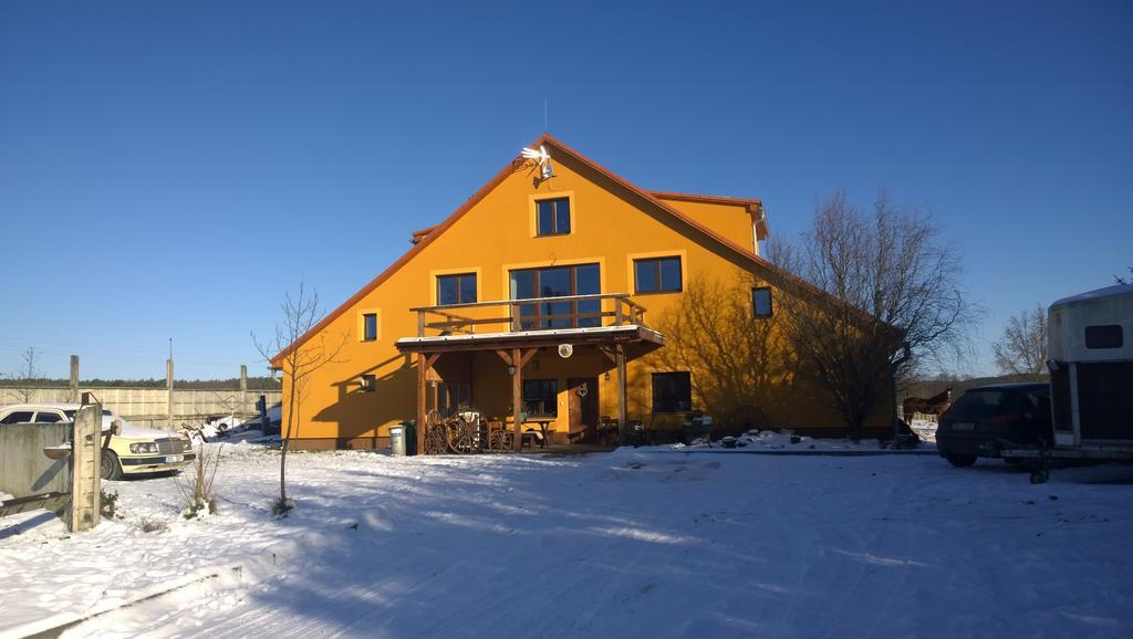 Penzion Eqilon Hotel Mělník Eksteriør billede