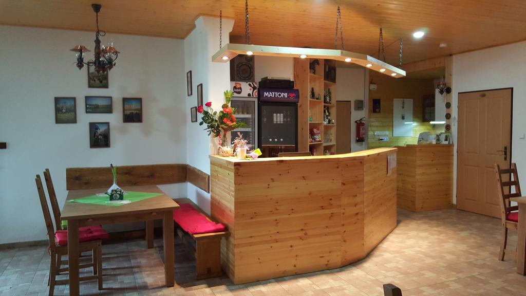 Penzion Eqilon Hotel Mělník Eksteriør billede