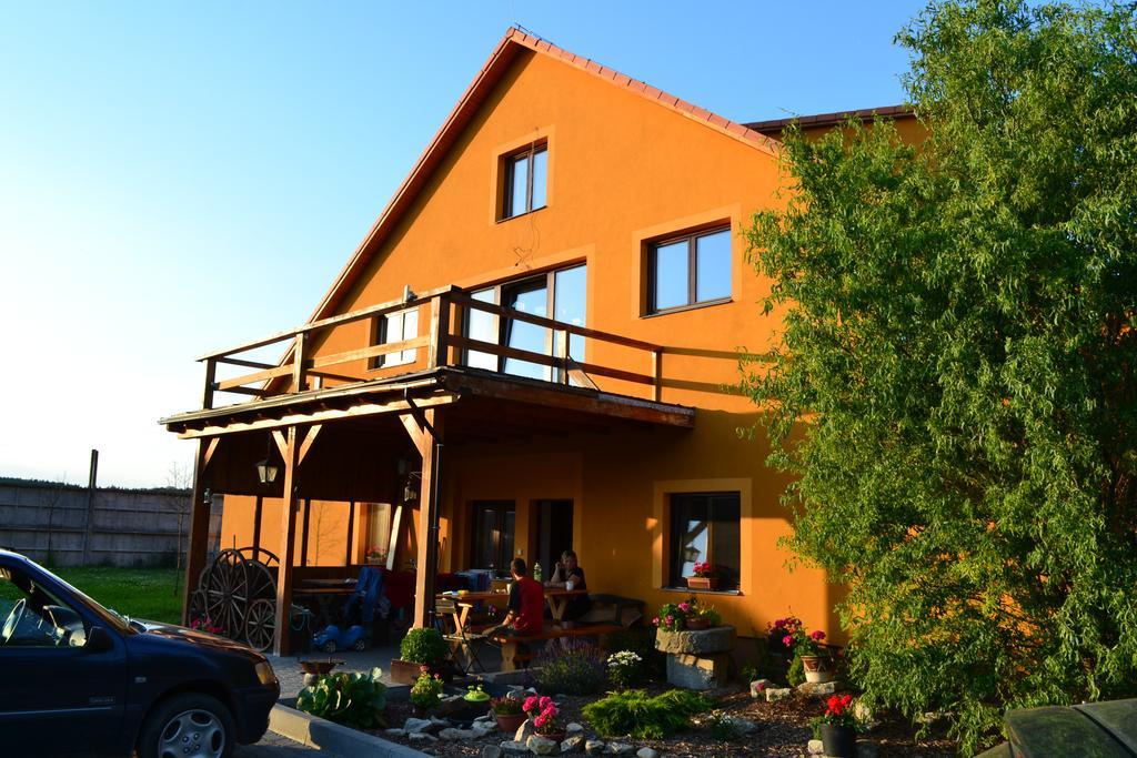 Penzion Eqilon Hotel Mělník Eksteriør billede