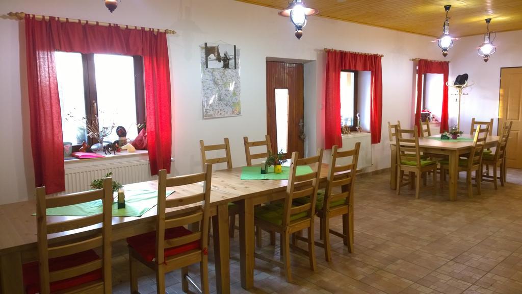 Penzion Eqilon Hotel Mělník Eksteriør billede