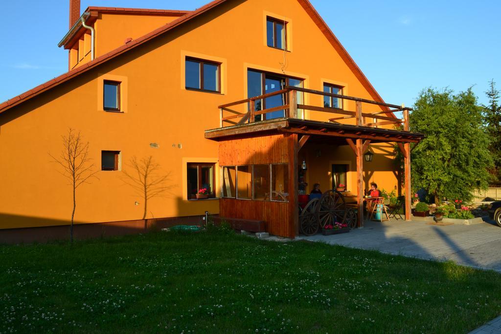 Penzion Eqilon Hotel Mělník Eksteriør billede